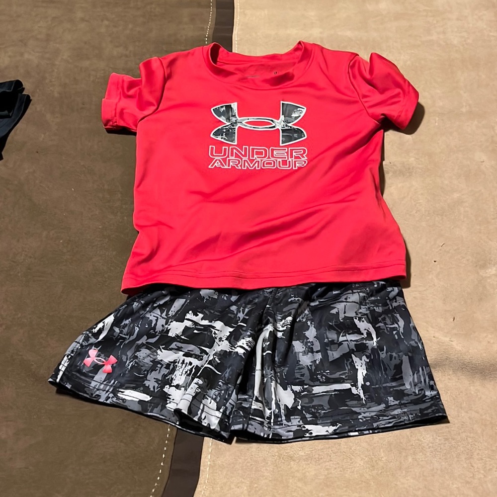 4T boys Under Armour short set
